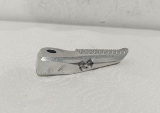 Αριστερό πατάκι συνοδηγού για YAMAHA YZF R7 2024-26 (BL3-27431-00)