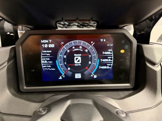 Yamaha TMAX 560 Tech Max 2025-thumb-10