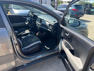 Kia Stonic 2018 1.6 diesel-thumb-10