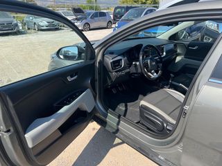 Kia Stonic 2018 1.6 diesel-thumb-16