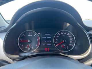 Kia Stonic 2018 1.6 diesel-thumb-17