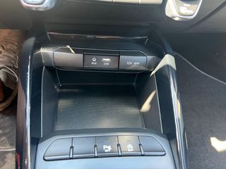 Kia Stonic 2018 1.6 diesel-thumb-21