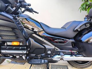 Honda GL 1800 2015 Goldwing GL1800 F6B-thumb-5