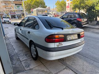 Renault Laguna 1998-thumb-3