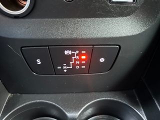 Citroen C3 2018 1.2 PureTech Feel- AUTOMATIC-NAVI-LANE-thumb-42
