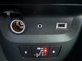 Citroen C3 2018 1.2 PureTech Feel- AUTOMATIC-NAVI-LANE-thumb-43