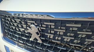 Peugeot 3008 2018 GT Look_διχρωμία_ηλεκτρικό πορτμπαγκάζ_keyless_navi-thumb-9