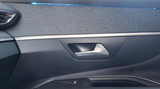Peugeot 3008 2018 GT Look_διχρωμία_ηλεκτρικό πορτμπαγκάζ_keyless_navi-thumb-23