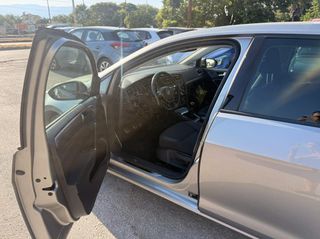 Volkswagen Golf 2018-thumb-11