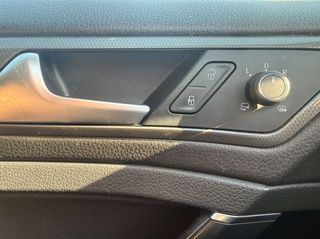 Volkswagen Golf 2018-thumb-21