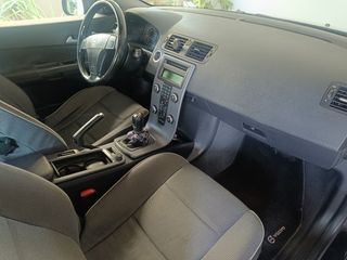 Volvo C30 2009-thumb-3