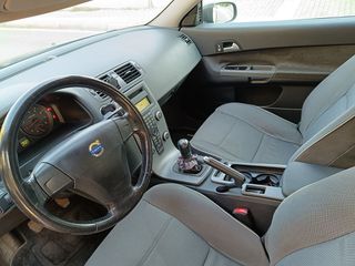 Volvo C30 2009-thumb-9