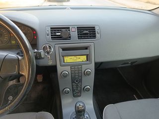 Volvo C30 2009-thumb-12