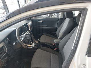 Kia Stonic 2020 48V Hybrid-thumb-8