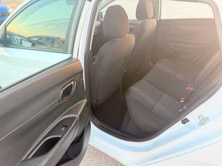 Hyundai i 20 2024 84hp camera navi-thumb-17