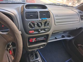 Suzuki Ignis 2001-thumb-6