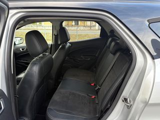 Ford EcoSport 2018-thumb-8