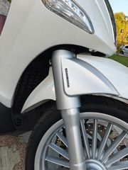 Piaggio Beverly 300 2017-thumb-11