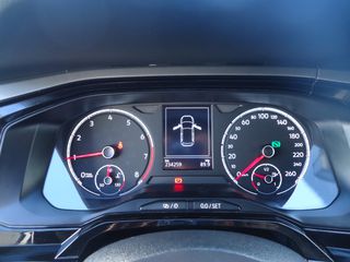 Volkswagen Polo 2018-thumb-17