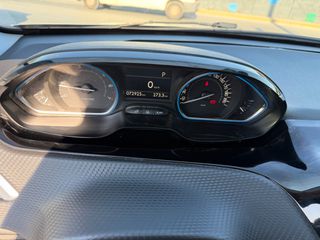 Peugeot 2008 2017 1.2cc  PureTech/Automatic ALLURE Navi Camera/-thumb-17