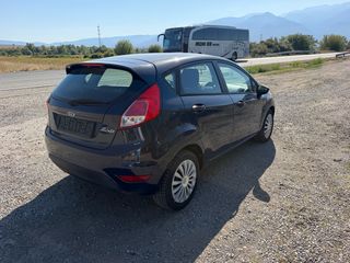 Ford Fiesta 2015-thumb-3
