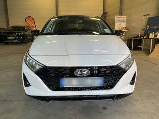 Hyundai i 20 2023 T-GDI Mild-Hybrid Creative|Black & White | ΓραμμάτιαΔεκτα-thumb-1