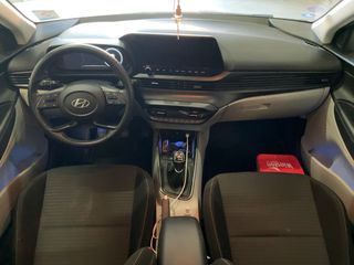 Hyundai i 20 2023 T-GDI Mild-Hybrid Creative|Black & White | ΓραμμάτιαΔεκτα-thumb-4