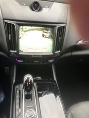 Maserati Levante 2018-thumb-10