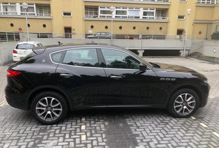 Maserati Levante 2018-thumb-14