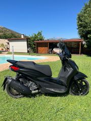 Piaggio Beverly 300 2024 HPE DEEP BLACK-thumb-3