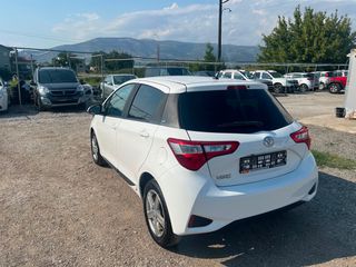 Toyota Yaris 2019-thumb-3