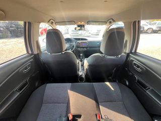 Toyota Yaris 2019-thumb-11