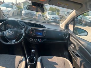 Toyota Yaris 2019-thumb-12