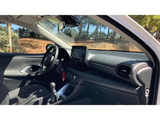 Toyota Yaris 2022 ACTIVE-thumb-11