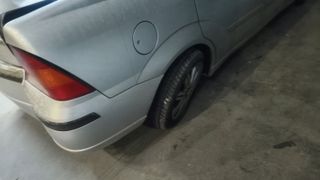 Ford Focus 2004-thumb-1