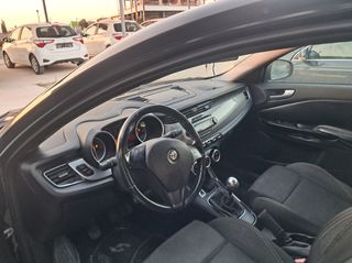 Alfa Romeo Giulietta 2010-thumb-4