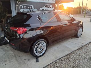 Alfa Romeo Giulietta 2010-thumb-2