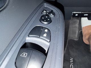 Nissan Micra 2018 ACCENDA PLUS-thumb-10