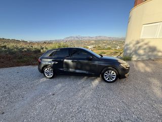 Audi A3 2024 A3 SB COMFORT 30 TFSI HYBRID S TRONIC-thumb-1