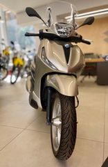 Piaggio Beverly 300 2024 HPE-thumb-1
