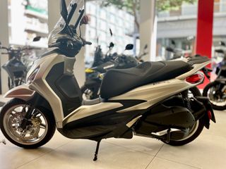Piaggio Beverly 300 2024 HPE-thumb-2