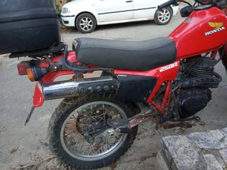 Honda XLR 1983 XLR250-thumb-1