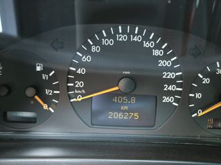 Mercedes-Benz 230 2004-thumb-5
