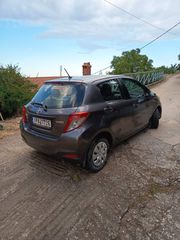 Toyota Yaris 2015-thumb-1
