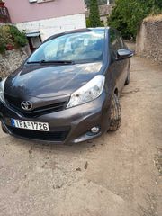 Toyota Yaris 2015-thumb-2