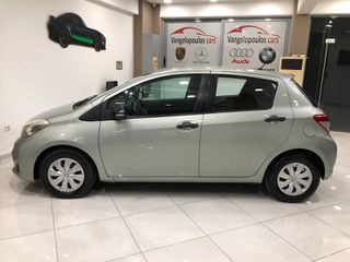 Toyota Yaris 2012-thumb-5