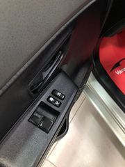 Toyota Yaris 2012-thumb-8