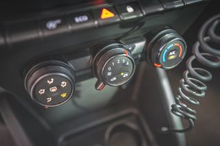 Dacia Duster 2022 1.0 TCe 100 LPG 4x2-thumb-21