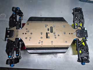 Off-Road Associated 2024 RC8B4-thumb-1