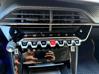 Peugeot 2008 2020-thumb-41